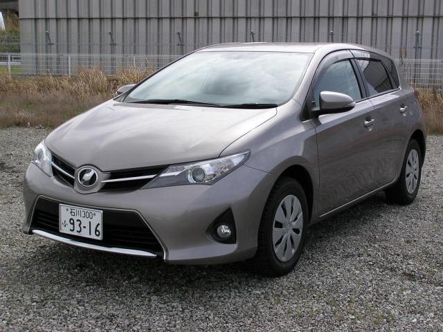 TOYOTA AURIS 2012