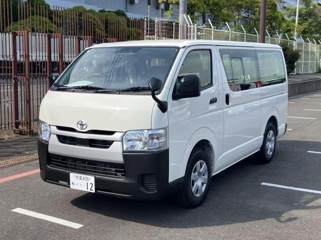 TOYOTA HIACE VAN 2025