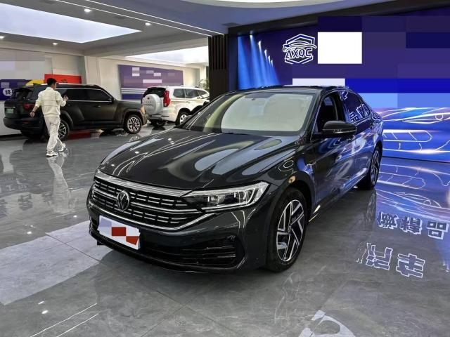 VOLKSWAGEN SAGITAR 2022