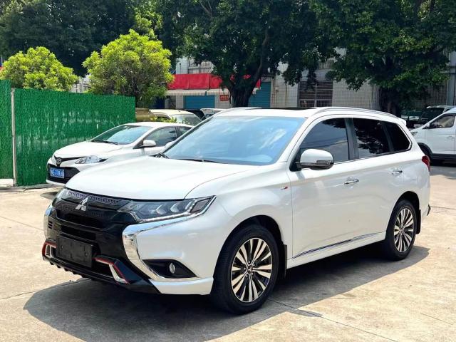 MITSUBISHI OUT LANDER 2022