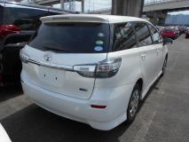 TOYOTA WISH 2015