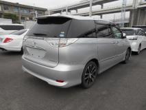 TOYOTA ESTIMA 2015