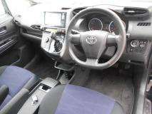 TOYOTA WISH 2015