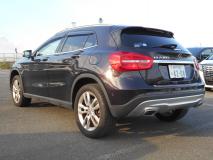 MERCEDES BENZ GLA180 2015