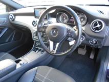 MERCEDES BENZ GLA180 2015