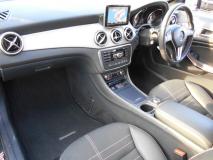 MERCEDES BENZ GLA180 2015