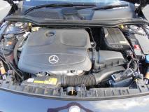 MERCEDES BENZ GLA180 2015