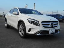 MERCEDES BENZ GLA180 2015