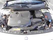 MERCEDES BENZ GLA180 2015