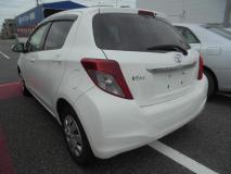 TOYOTA VITZ 2013