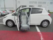 TOYOTA VITZ 2013