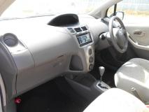 TOYOTA VITZ 2009