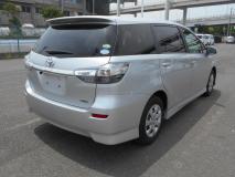 TOYOTA WISH 2016