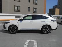 TOYOTA HARRIER 2017