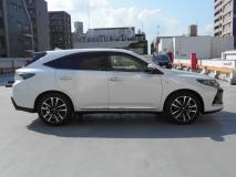 TOYOTA HARRIER 2017