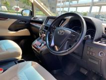 TOYOTA VELLFIRE 2017