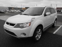 Used MITSUBISHI OUT LANDER