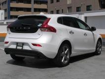 VOLVO V40 2014