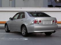 TOYOTA ALTEZZA 2000
