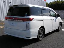 NISSAN ELGRAND 2010