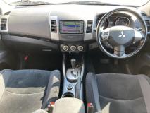 MITSUBISHI OUTLANDER 2010