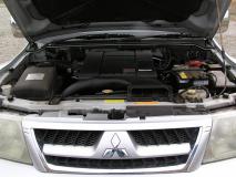 MITSUBISHI PAJERO 2004