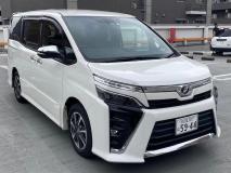 TOYOTA VOXY 2018