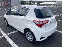 TOYOTA VITZ 2017