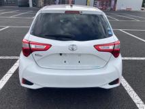 TOYOTA VITZ 2017