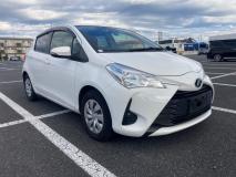 TOYOTA VITZ 2017