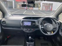TOYOTA VITZ 2017