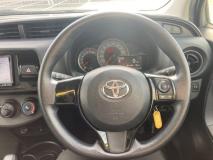 TOYOTA VITZ 2017