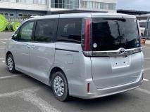 TOYOTA NOAH 2019