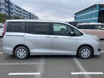TOYOTA NOAH 2019