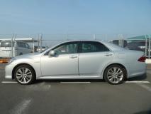TOYOTA CROWN HYBRID 2011