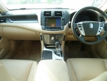 TOYOTA CROWN HYBRID 2011