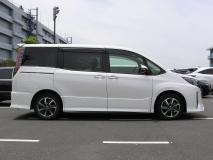 TOYOTA NOAH 2019