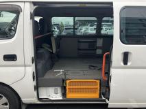 NISSAN CARAVAN 2011
