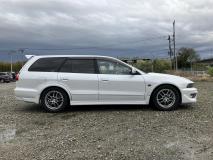 MITSUBISHI LEGNUM 2002