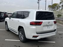 TOYOTA LAND CRUISER 2023