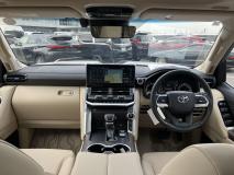 TOYOTA LAND CRUISER 2023