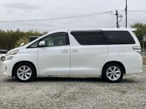 TOYOTA VELLFIRE 2009