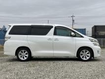 TOYOTA VELLFIRE 2009