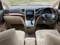 TOYOTA VELLFIRE 2009