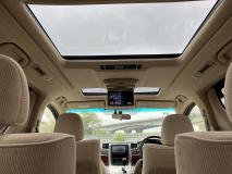 TOYOTA VELLFIRE 2009