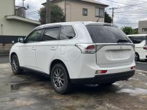 MITSUBISHI OUT LANDER 2013