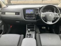 MITSUBISHI OUT LANDER 2013