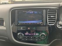 MITSUBISHI OUT LANDER 2013