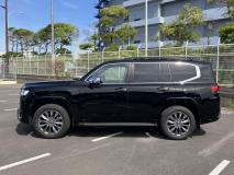 TOYOTA LANDCRUISER 300 2023