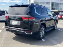 TOYOTA LANDCRUISER 300 2023